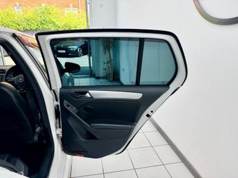 Volkswagen Golf 2.0 TSI R (Leather) Hatchback 5dr Petrol DSG 4Motion Euro 5 (270