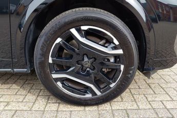 Peugeot E-5008 73kWh GT Auto 5dr (11kW Charger)