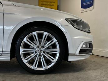 Volkswagen Passat 2.0 TSI R-Line Saloon 4dr Petrol DSG Euro 6 (s/s) (220 ps)