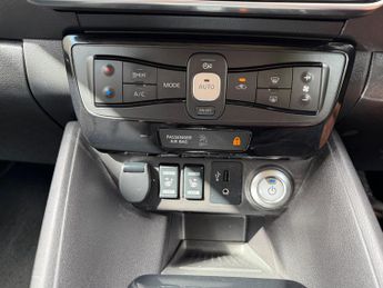 Nissan Leaf 40kWh Tekna Auto 5dr