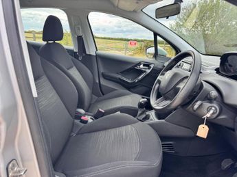 Peugeot 208 1.4 HDi Access+ Euro 5 5dr