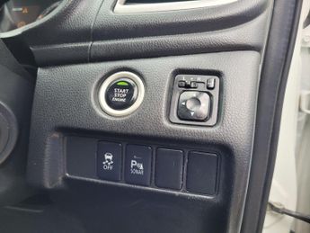 Mitsubishi Shogun Sport 2.4D 3 SUV 5dr Diesel Auto 4WD Euro 6 (181 ps)