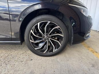 Volkswagen Golf 1.5 eTSI MHEV Style DSG Euro 6 (s/s) 5dr