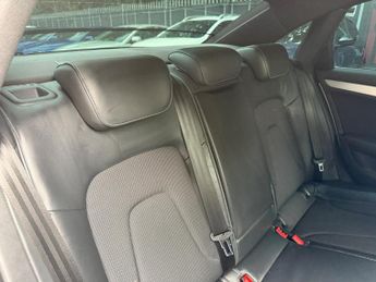Audi A4 2.0 TFSI S line Saloon 4dr Petrol S Tronic Euro 6 (s/s) (190 ps)