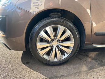 Peugeot 3008 1.6 HDi Active SUV 5dr Diesel ETG Euro 5 (s/s) (115 ps)