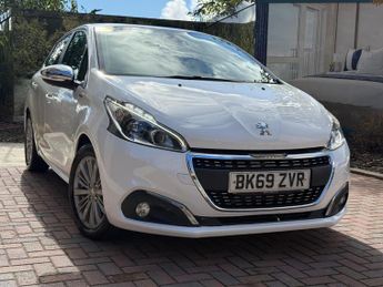 Peugeot 208 1.2 PureTech Signature Euro 6 (s/s) 5dr