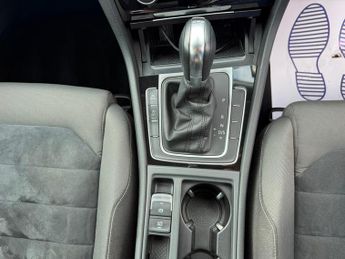 Volkswagen Golf 1.4 TSI BlueMotion Tech SE Hatchback 5dr Petrol DSG Euro 5 (s/s)