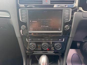 Volkswagen Golf 1.4 TSI BlueMotion Tech SE Hatchback 5dr Petrol DSG Euro 5 (s/s)