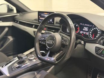 Audi A4 2.0 TDI S line S Tronic quattro Euro 6 (s/s) 4dr