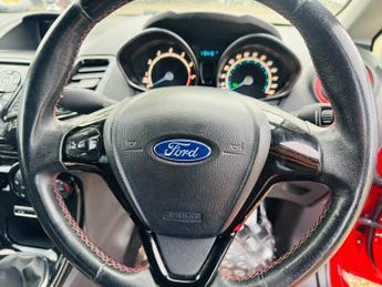 Ford Fiesta 1.0T EcoBoost Zetec S Red Edition Euro 5 (s/s) 3dr