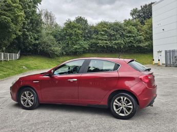 Alfa Romeo Giulietta 2.0 JTDM-2 Lusso Euro 5 (s/s) 5dr