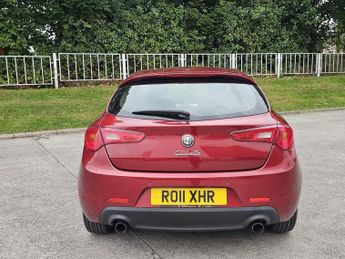 Alfa Romeo Giulietta 2.0 JTDM-2 Lusso Euro 5 (s/s) 5dr