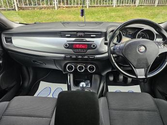 Alfa Romeo Giulietta 2.0 JTDM-2 Lusso Euro 5 (s/s) 5dr