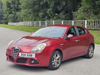 Alfa Romeo Giulietta 2.0 JTDM-2 Lusso Euro 5 (s/s) 5dr