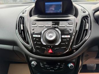Ford B-Max 1.6 Titanium Navigator Powershift Euro 6 5dr