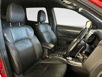 Mitsubishi Outlander 2.4h TwinMotor 13.8kWh Dynamic Safety SUV 5dr Petrol Plug-in Hyb
