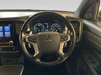 Mitsubishi Outlander 2.4h TwinMotor 13.8kWh Dynamic Safety SUV 5dr Petrol Plug-in Hyb