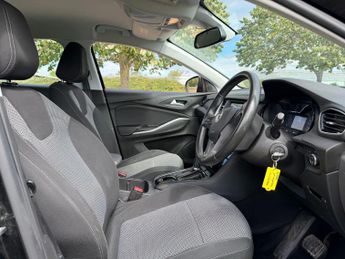 Vauxhall Grandland X 1.2 Turbo SE Auto Euro 6 (s/s) 5dr
