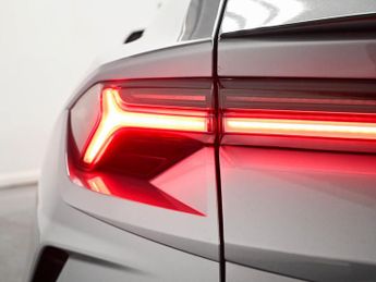 Lamborghini Urus 4.0 V8 BiTurbo SUV 5dr Petrol Auto 4WD Euro 6 (650 ps)