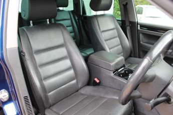 Volkswagen Touareg 2.5 TDI DPF Altitude 5dr