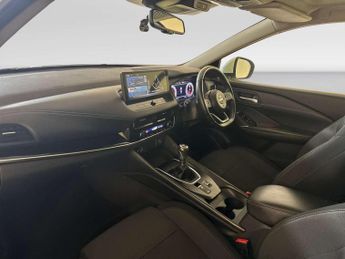 Nissan Qashqai 1.3 DIG-T MHEV N-Connecta SUV 5dr Petrol Hybrid Manual Euro 6 (s
