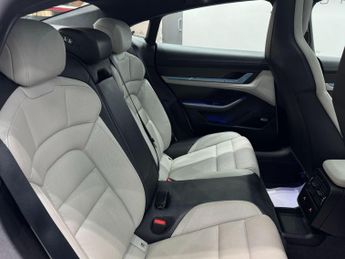Porsche Taycan Performance Plus 93.4kWh 4S Saloon 4dr Electric Auto 4WD (571 ps