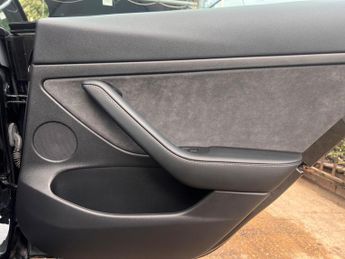Tesla Model 3 (Dual Motor) Long Range Auto 4WDE 4dr