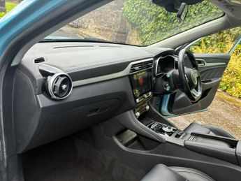 MG MG ZS 44.5kWh Exclusive Auto 5dr