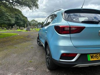MG MG ZS 44.5kWh Exclusive Auto 5dr