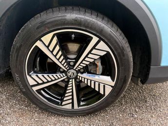 MG MG ZS 44.5kWh Exclusive Auto 5dr