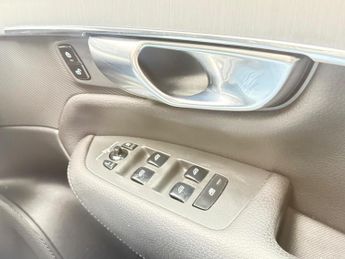 Volvo XC90 2.0 B5 MHEV Momentum Auto 4WD Euro 6 (s/s) 5dr