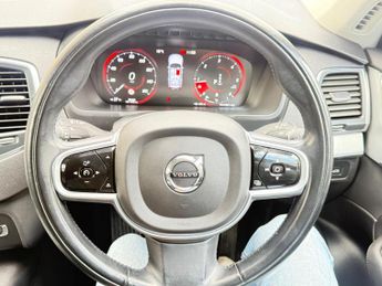 Volvo XC90 2.0 B5 MHEV Momentum Auto 4WD Euro 6 (s/s) 5dr