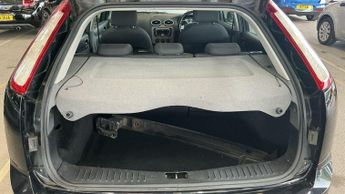 Ford Focus 2.0 TDCi DPF Titanium Powershift 5dr