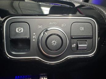 Mercedes-Benz A Class 2.0 A35 AMG (Premium Plus) SpdS DCT 4MATIC Euro 6 (s/s) 5dr