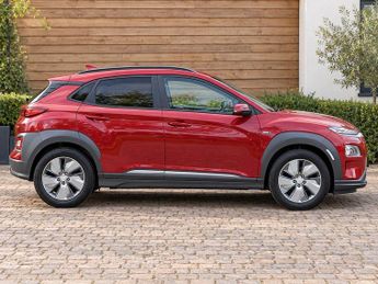 Hyundai KONA 64kWh Premium SUV 5dr Electric Auto (7kW Charger) (204 ps)