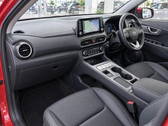 Hyundai KONA 64kWh Premium SUV 5dr Electric Auto (7kW Charger) (204 ps)