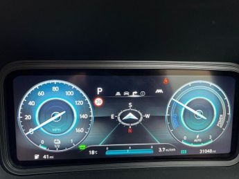 Hyundai KONA 64kWh Premium SUV 5dr Electric Auto (10.5kW Charger) (204 ps)