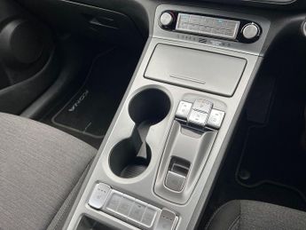 Hyundai KONA 64kWh Premium SUV 5dr Electric Auto (10.5kW Charger) (204 ps)