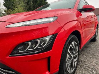 Hyundai KONA 64kWh Premium SUV 5dr Electric Auto (10.5kW Charger) (204 ps)