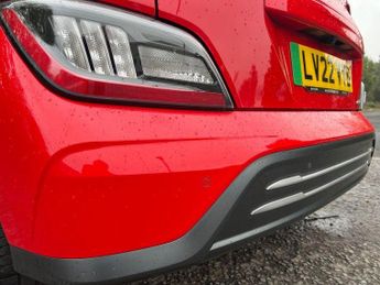 Hyundai KONA 64kWh Premium SUV 5dr Electric Auto (10.5kW Charger) (204 ps)