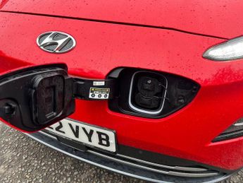 Hyundai KONA 64kWh Premium SUV 5dr Electric Auto (10.5kW Charger) (204 ps)