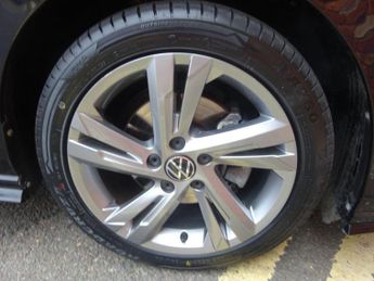 Volkswagen Golf 1.5 eTSI MHEV R-Line DSG Euro 6 (s/s) 5dr