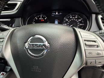 Nissan Qashqai 1.6 dCi Tekna XTRON 2WD Euro 6 (s/s) 5dr