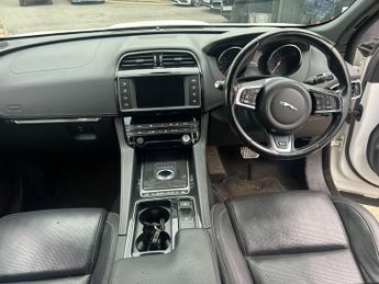 Jaguar F-PACE 2.0 D180 R-Sport Auto AWD Euro 6 (s/s) 5dr