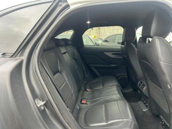 Jaguar F-PACE 2.0 D180 R-Sport Auto AWD Euro 6 (s/s) 5dr