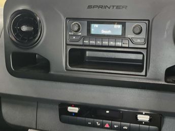 Mercedes-Benz eSprinter 55kWh Progressive Auto FWD L2 H2 5dr 20kW Charger