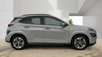 Hyundai KONA 64kWh Premium SUV 5dr Electric Auto (10.5kW Charger) (204 ps)