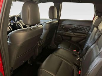 Mitsubishi Outlander 2.4h TwinMotor 13.8kWh Dynamic Safety SUV 5dr Petrol Plug-in Hyb