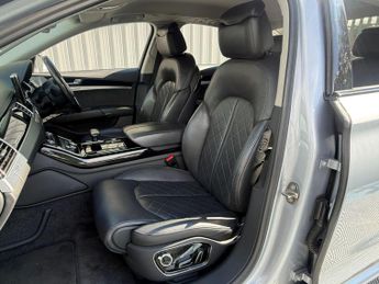 Audi A8 3.0 TDI V6 Black Edition Tiptronic quattro Euro 6 (s/s) 4dr