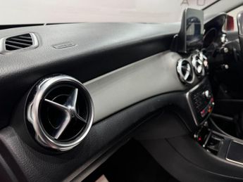 Mercedes-Benz GLA 1.6 GLA200 Sport (Executive) 7G-DCT Euro 6 (s/s) 5dr